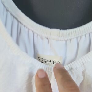 52seven White Top